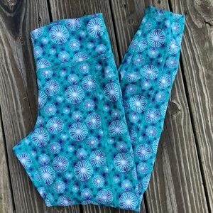 Bend Active Spirograph Leggings - Size Small